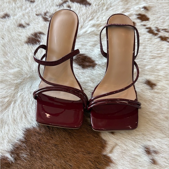 Shoes - Women’s Strappy Square-Toe Heels in Burgundy